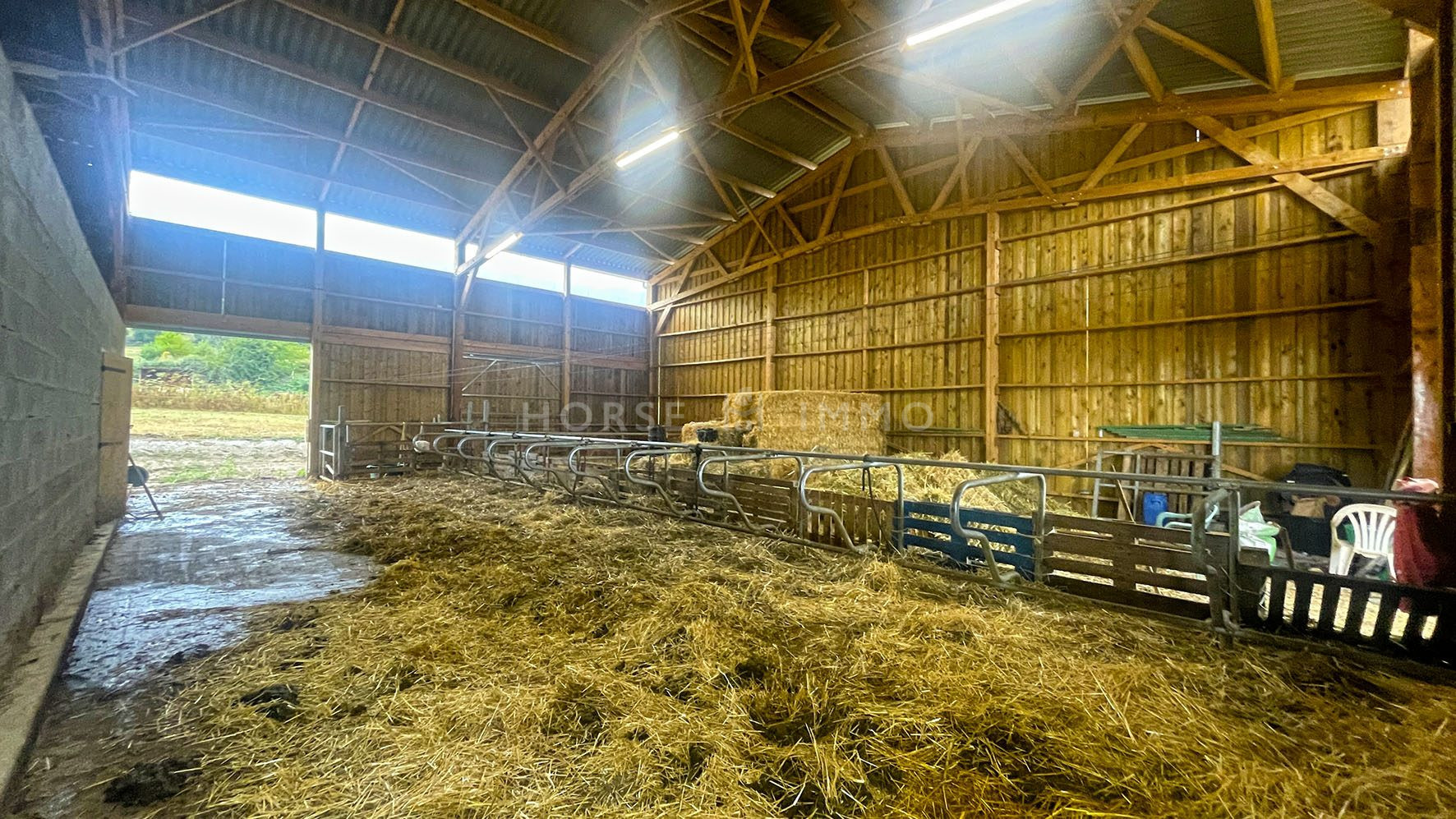 1695394978 VM2121 9 original - Forcalquier- ferme récente sur 7 hectares